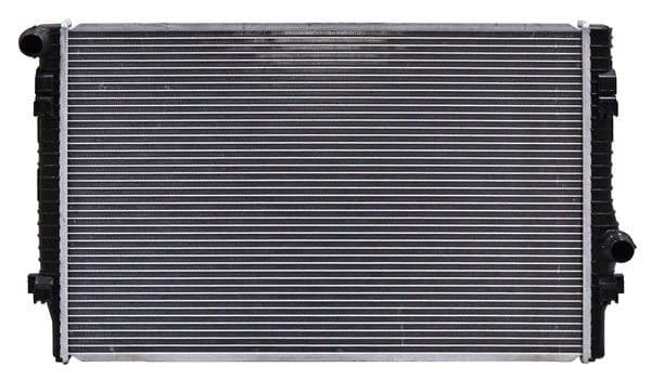 Radiador Vw Golf/ Gti 2015-2019/ Audi A3 2015-2020 Std L4 1.4L/ 1.8L/ 2.0L 25 4/7X 2017 1/3 Aluminio Soldado