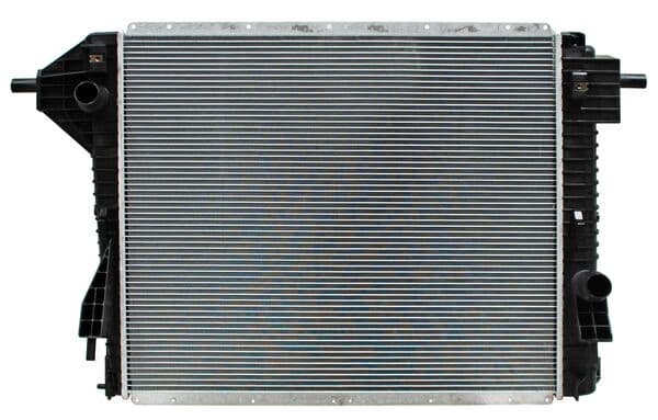 Radiador Ford Super Duty F350/F450 2011-2016 Std 6.2L/ 6.8L 26 7/9X 30 2/5 Aluminio Soldado