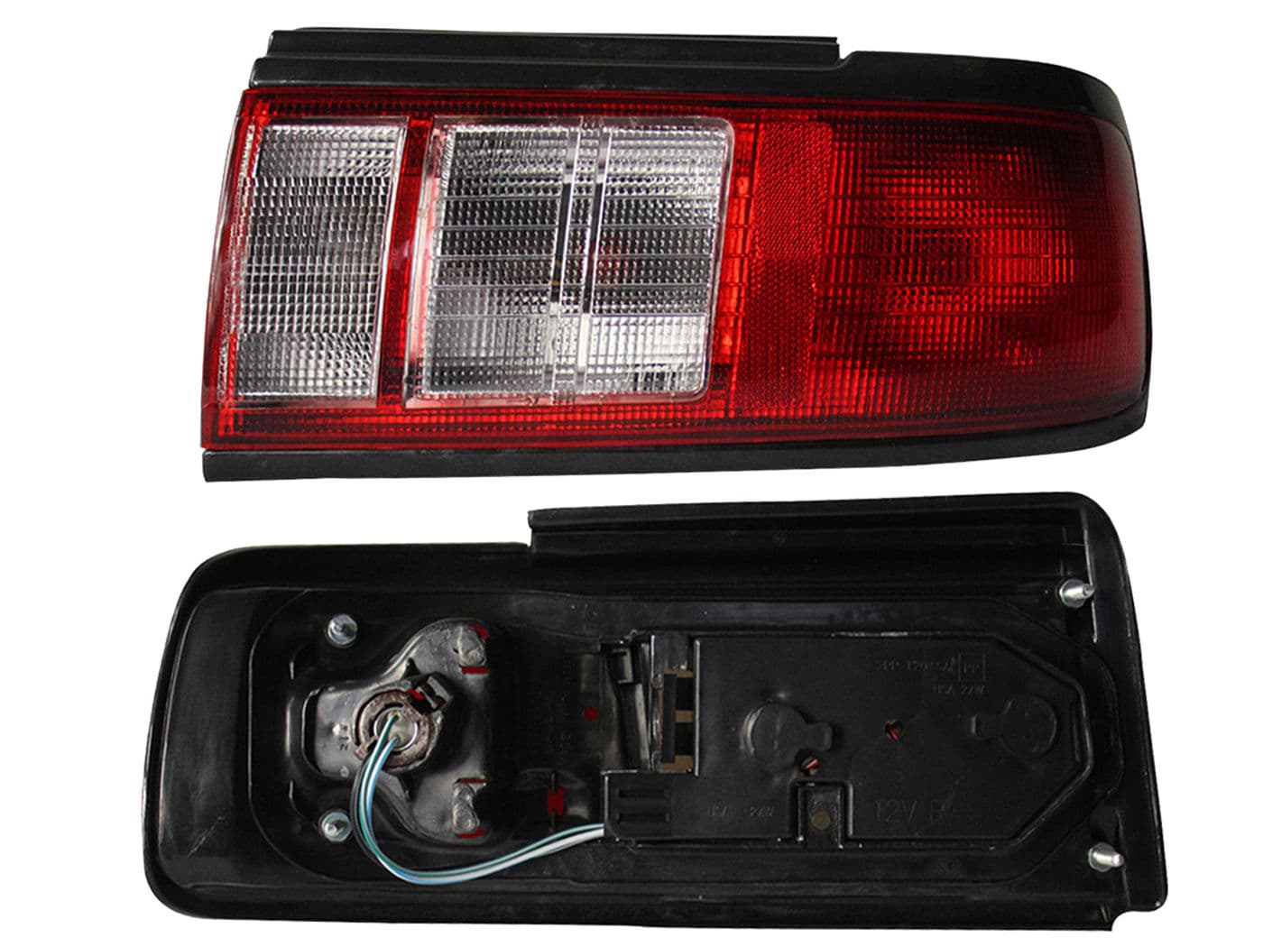 Calavera Derecha Nissan Ts-iii 2001-2004 Con Arnés Filo Negro Rojo Blanco