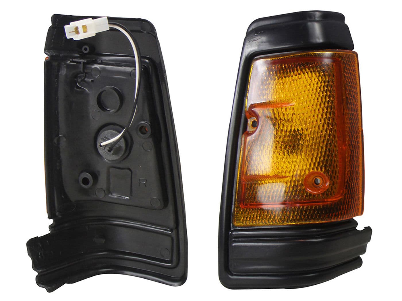 Cuarto Derecho Esquina Nissan 720 1992-1993 Negro 2 Piezas