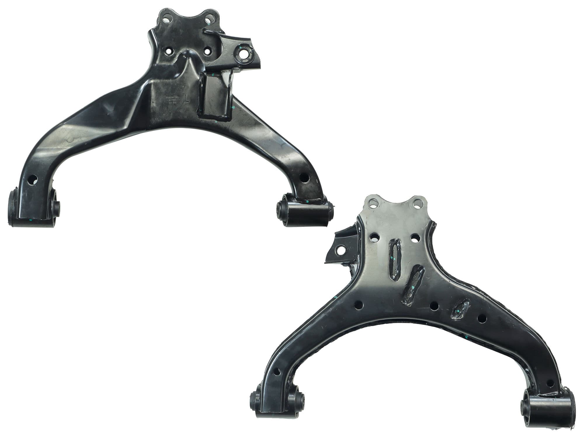 Horquilla Delantera Inferior Izquierda Nissan Urvan 2.4L / 2.5L / 3.0L 2002-2012 Sin Rótula Con Bujes
