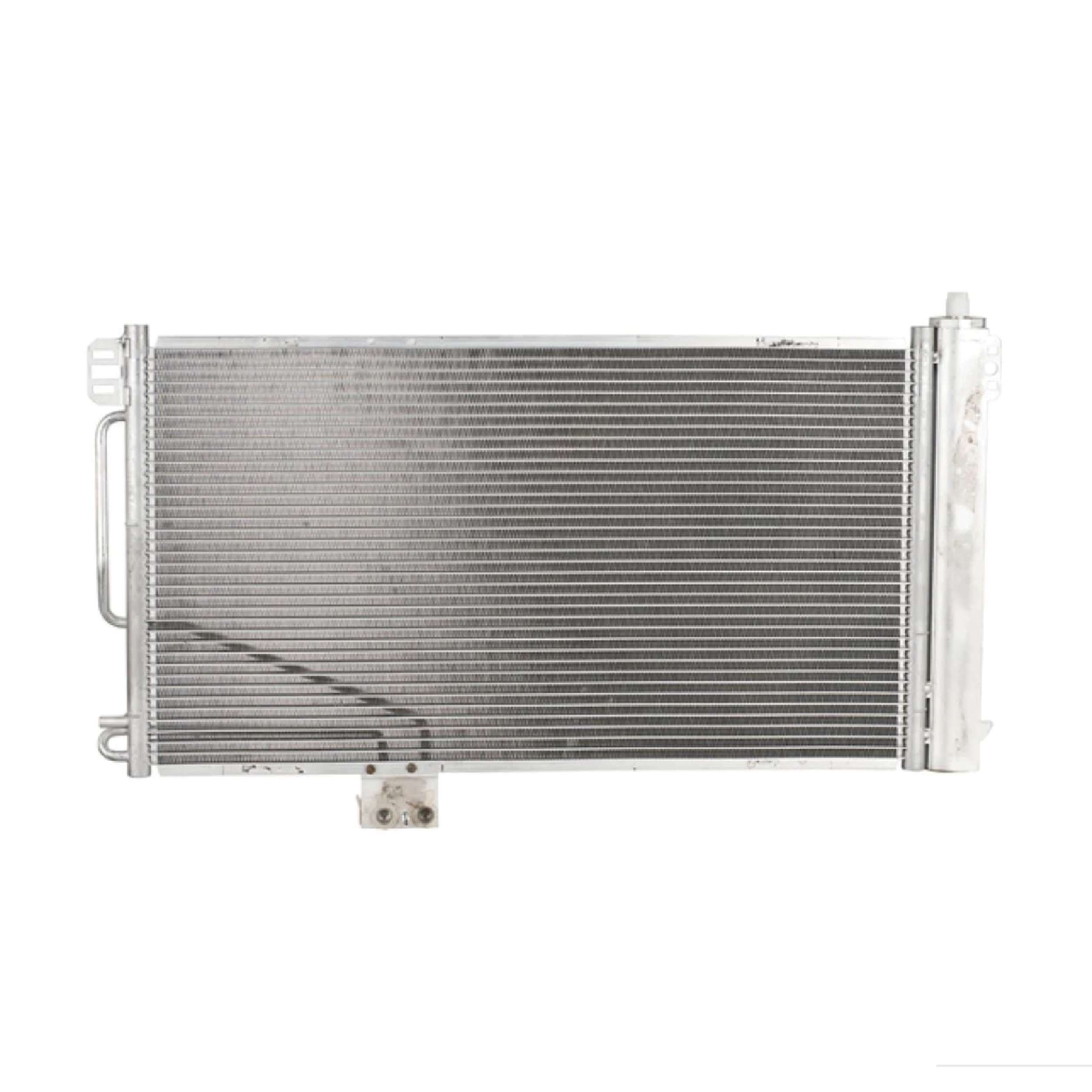 Condensador Con Desidratador Mercedes Benz C230 3.0 2001-2005 / Mercedes Benz C230 3.2 2001-2005 / Mercedes Benz C230 5.0 2001-2005 / Mercedes Benz C230 5.4 2001-2005 / Mercedes Benz C240 2001-2005 / Mercedes Benz C232 Amg 2002-2004 / Mercedes Benz C320 2